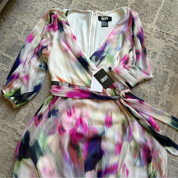 DKNY‎ by Donna Karan Printed Chiffon Watercolor V-Neck 3/4 Sleeve Wrap
Dress 6 - Picture 2 of 7